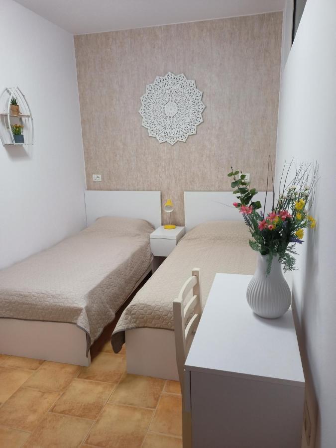 Apartman Dagmar Durrës Extérieur photo